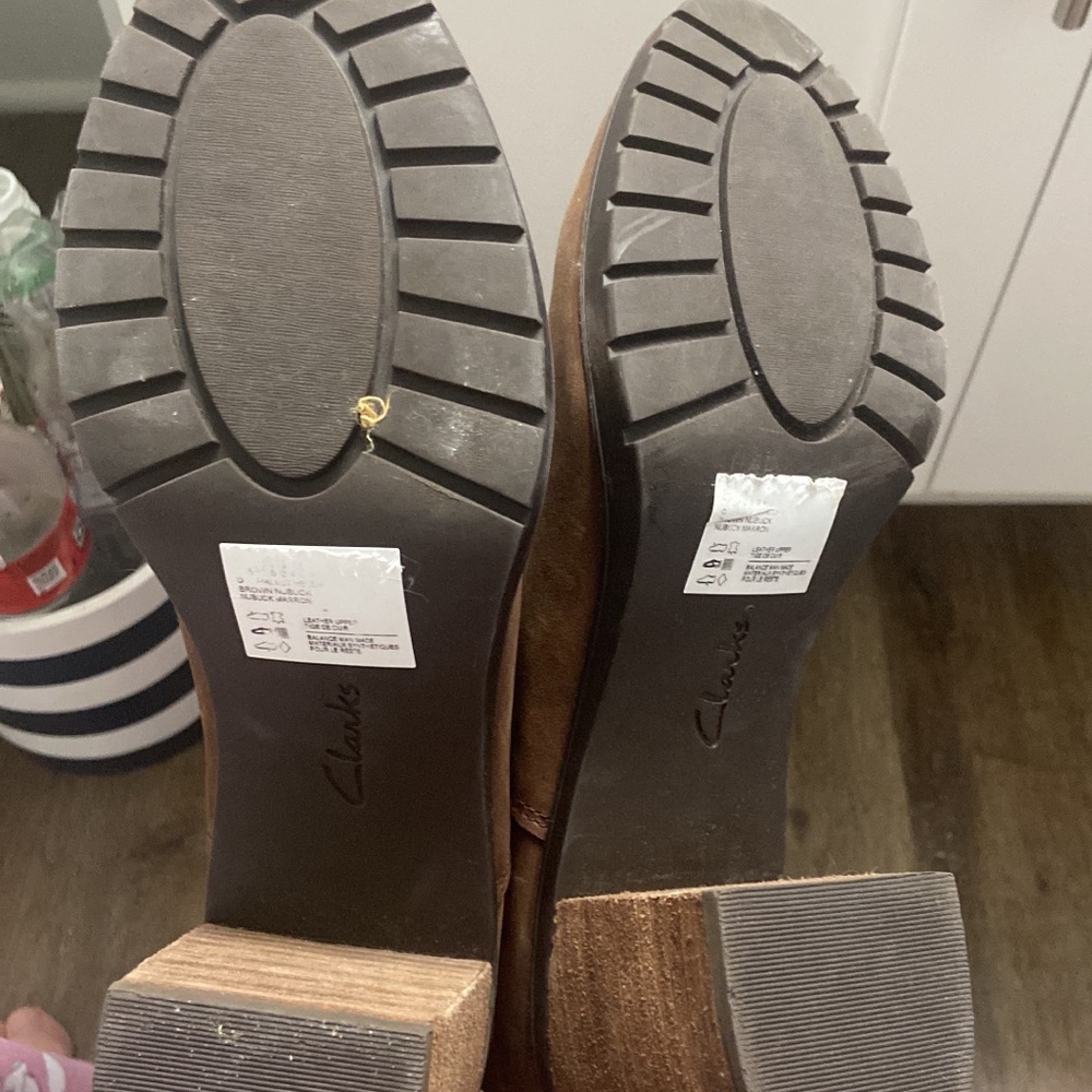 Clark booties - Picture 2 of 2